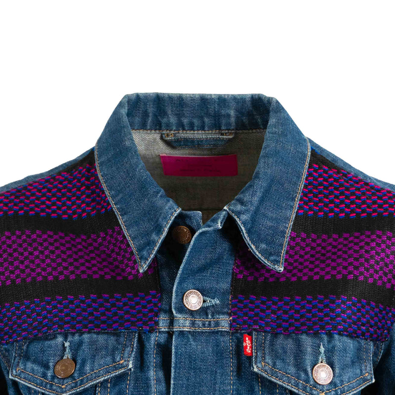 Veste en Jean Bleu Levis avec Parementure en Laine Violette et Demi Manche en Vinyl Bordeaux Upcycling